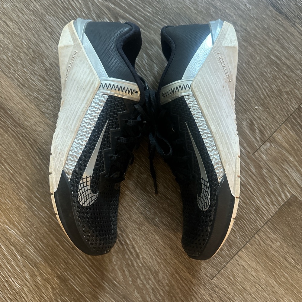 Nike metcon Black and Gray Training Sneakers